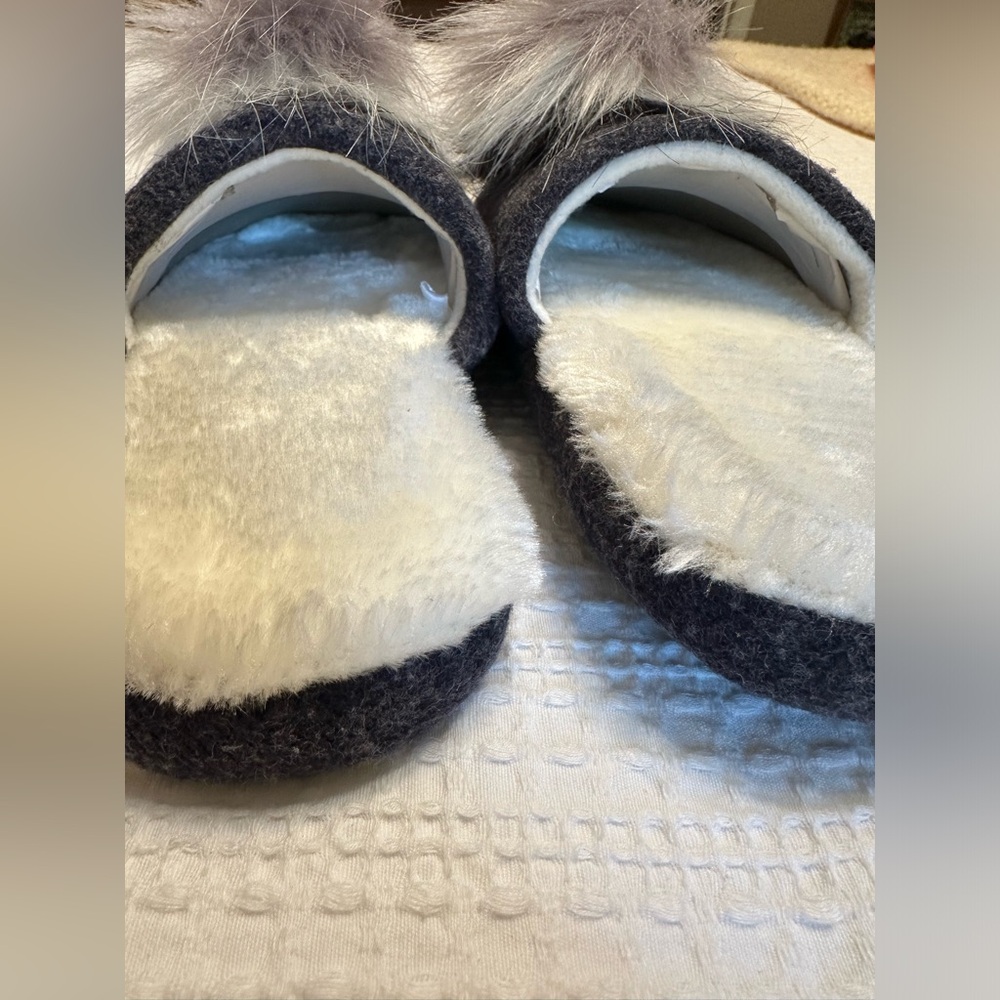 Brand New Slippers - Picture 2 of 6